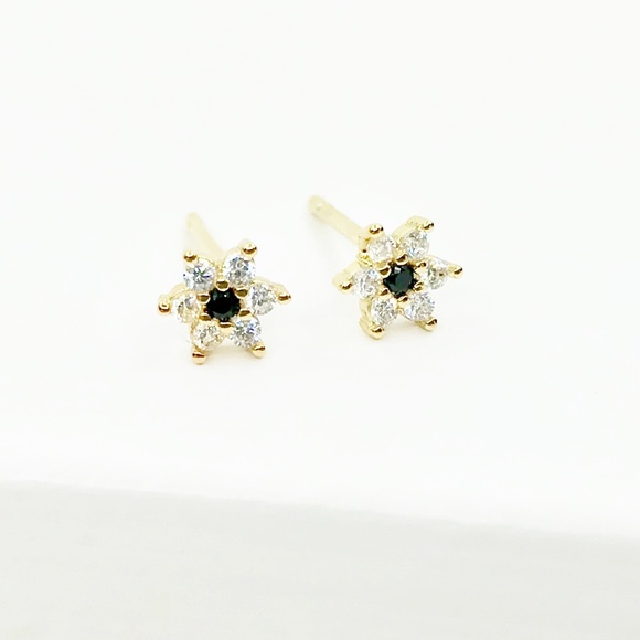 CLOSET REHAB Jewelry - Flower Stud in Gold/Black CZ 925